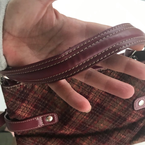 Tommy Hilfiger Handbag *EUC *Trending for FALL🍁 - Picture 3 of 14